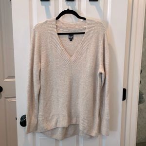 NWOT Gap V Neck Sweater